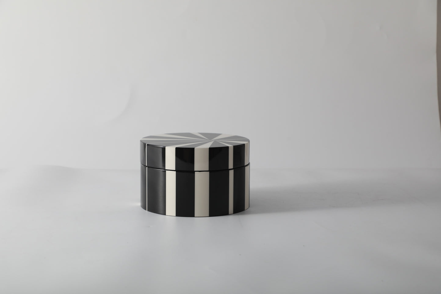BLACK & WHITE MDF PIANO LACQUER STORAGE BOX