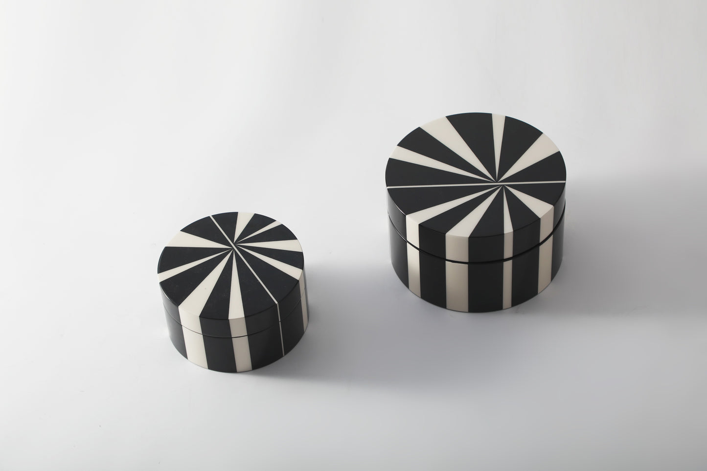 BLACK & WHITE MDF PIANO LACQUER STORAGE BOX