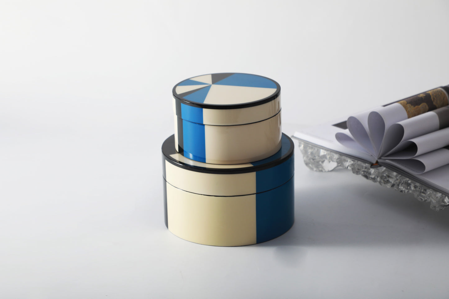 BLUE & WHITE MDF & RESIN PIANO LACQUER STORAGE BOX