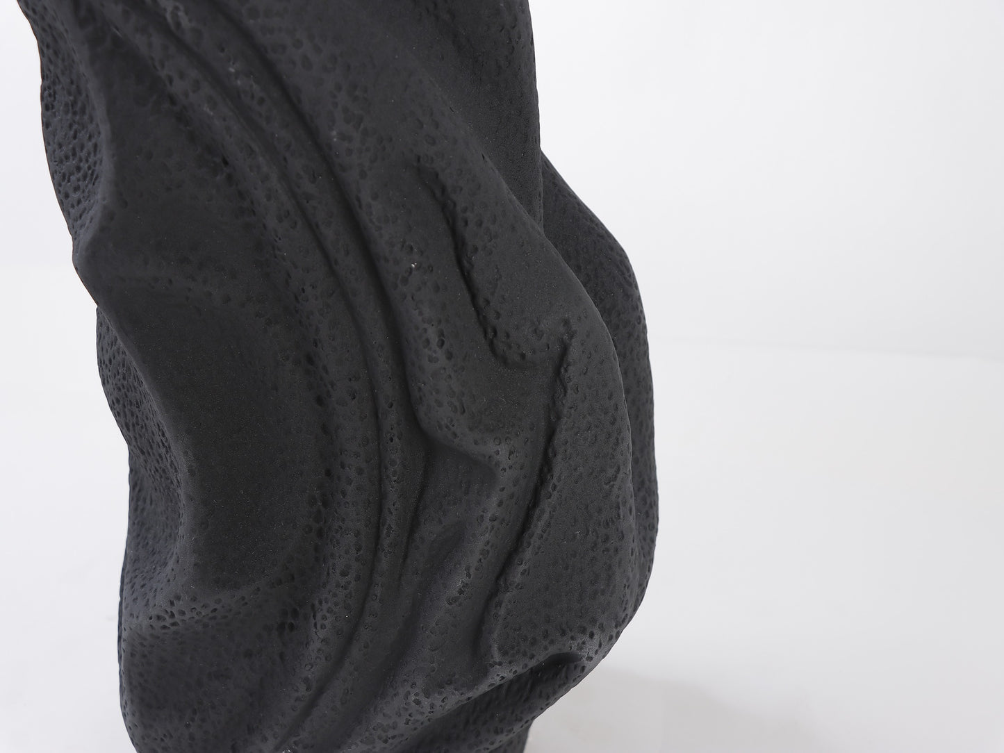 PLS VASE BLACK