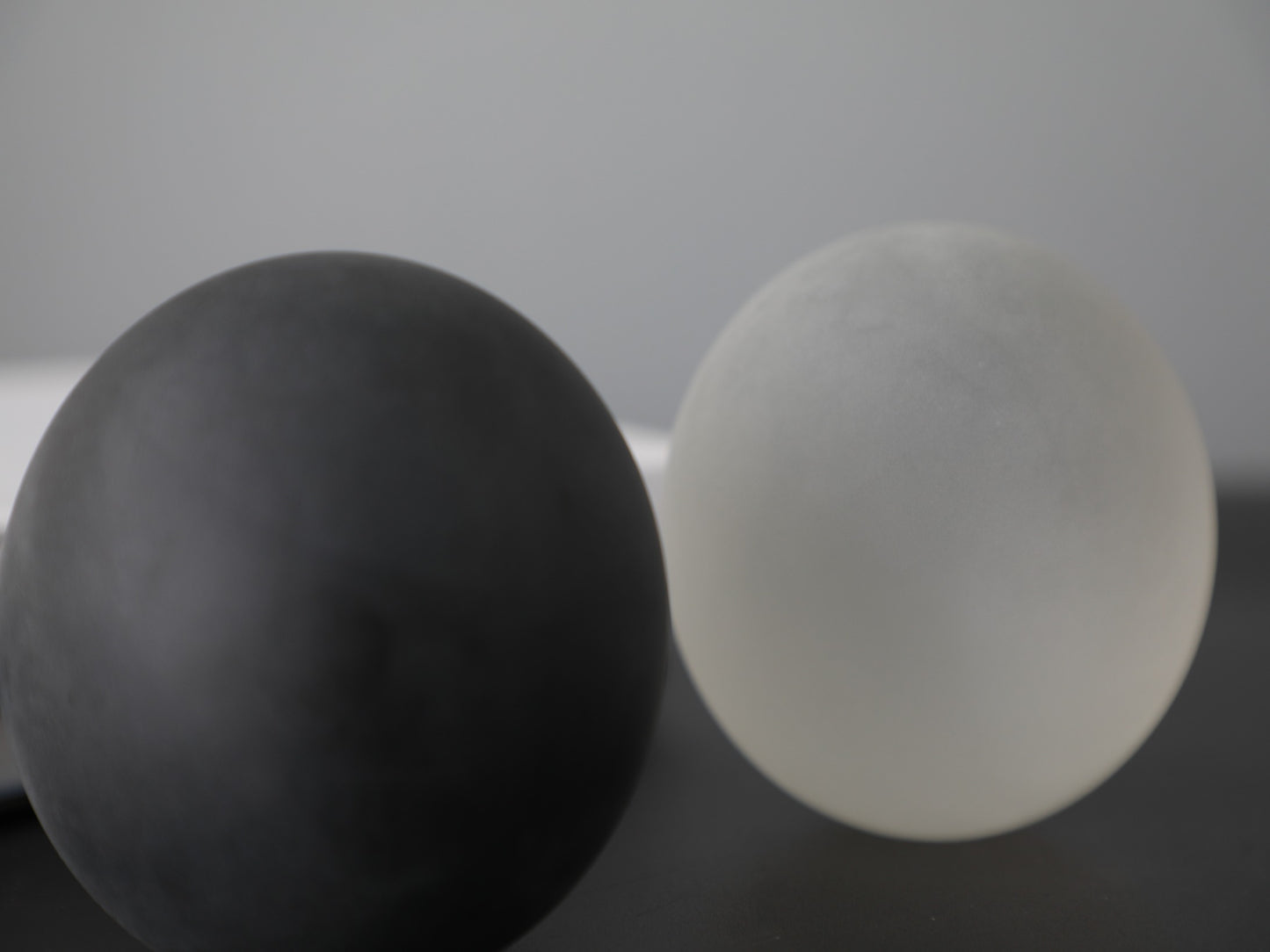 OVAL TABLE DECOR