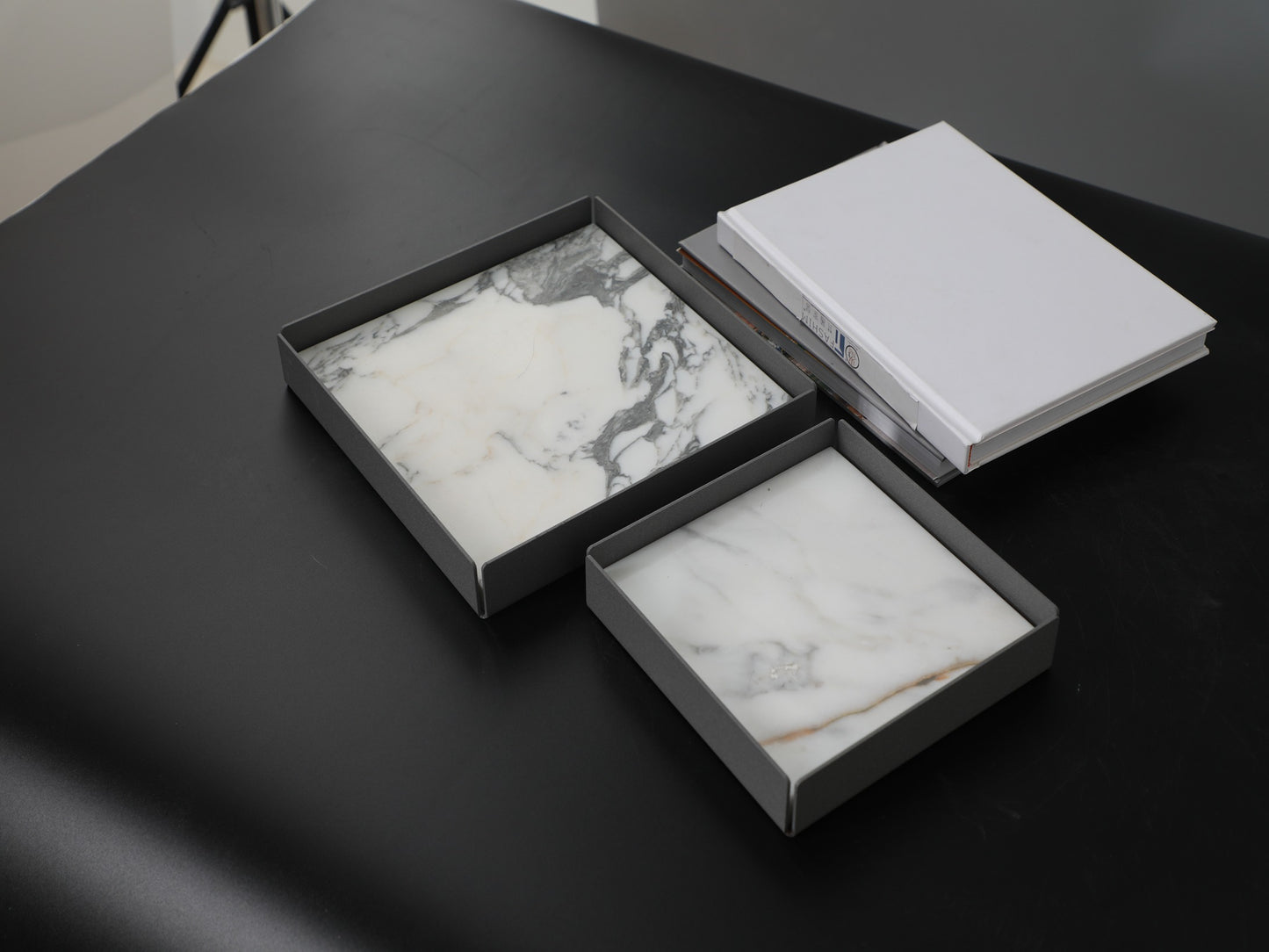 QUADRATE TRAY