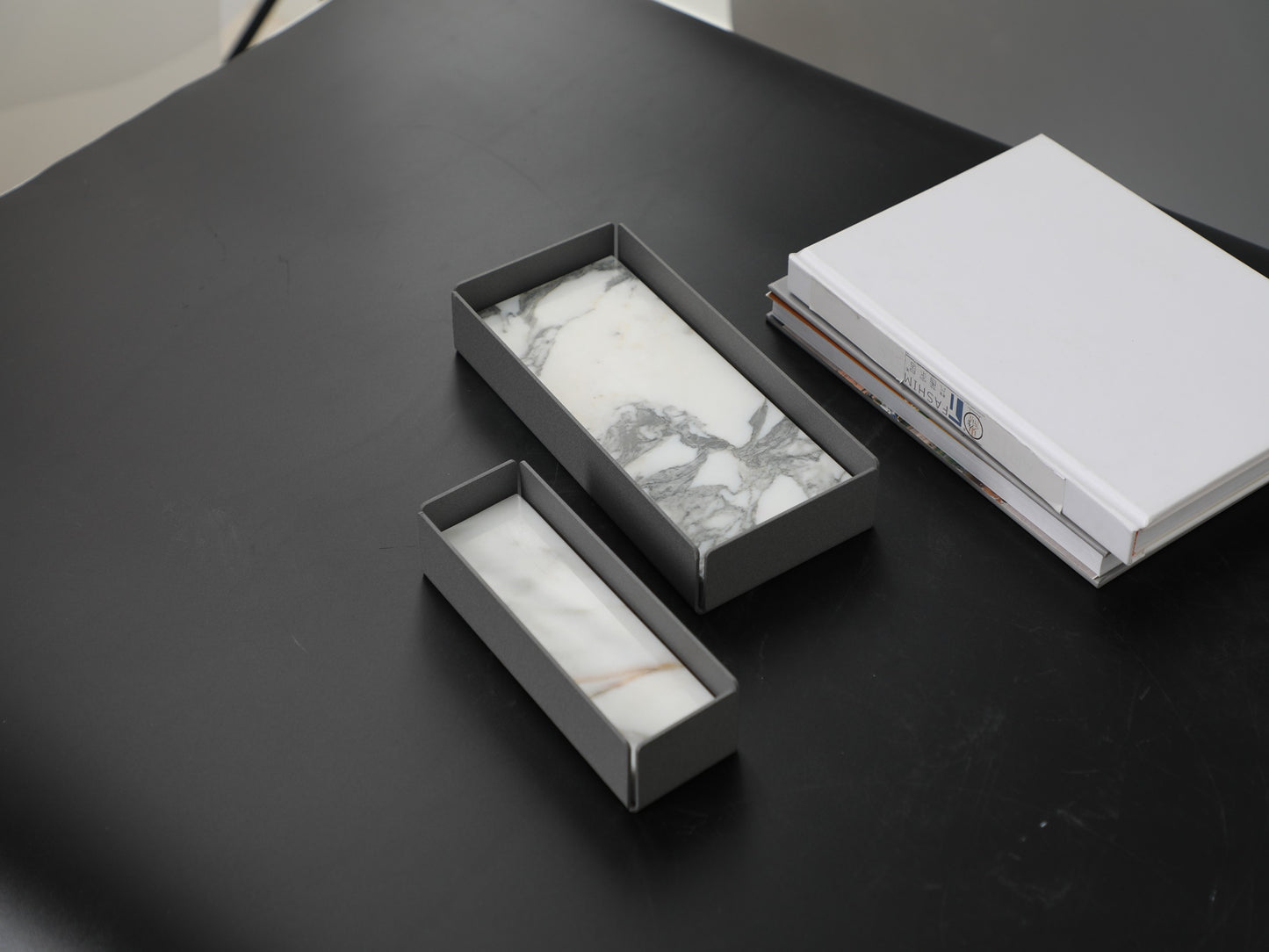 QUADRATE TRAY