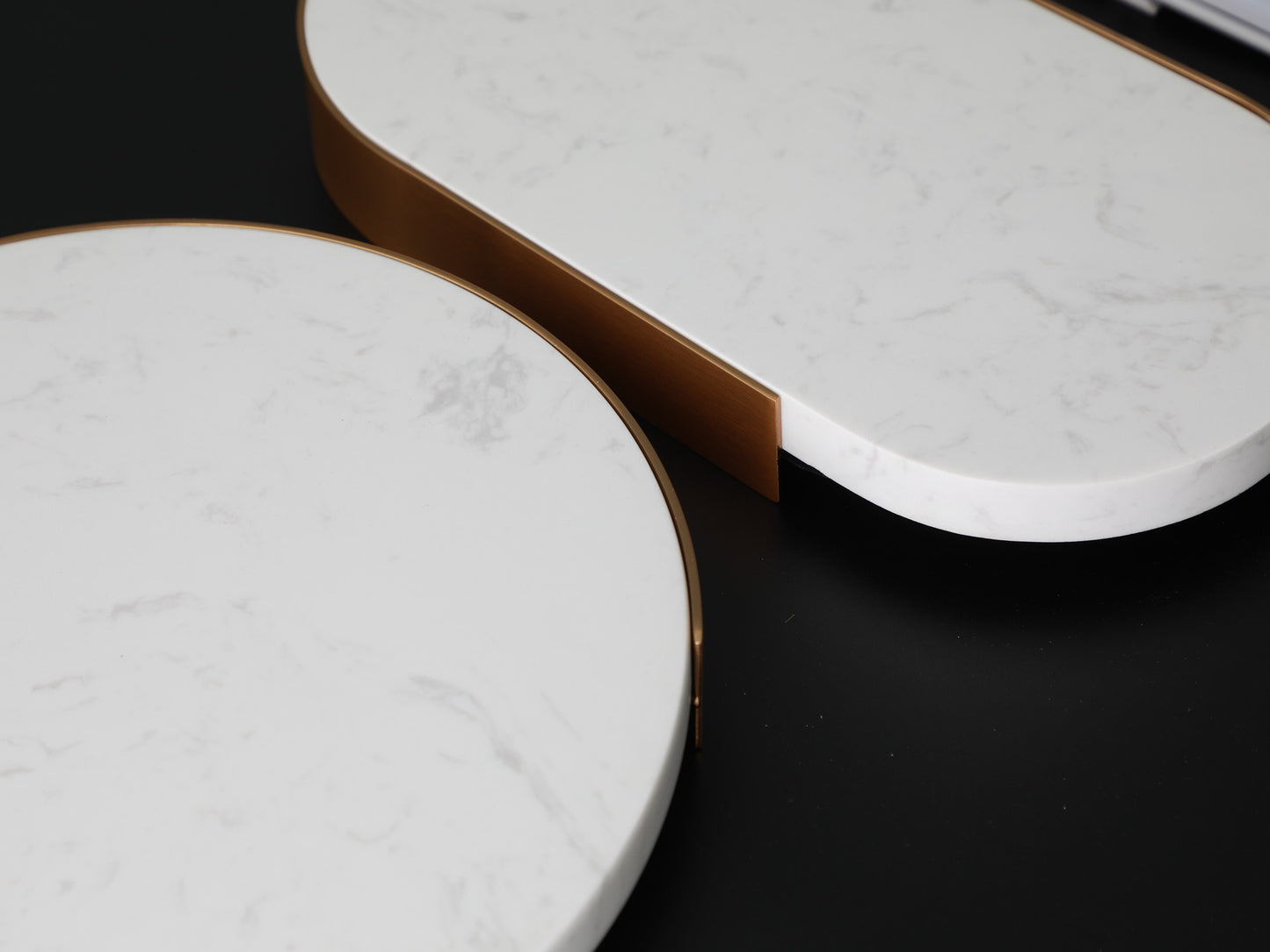 GOLDEN STROKE OVAL TRAY