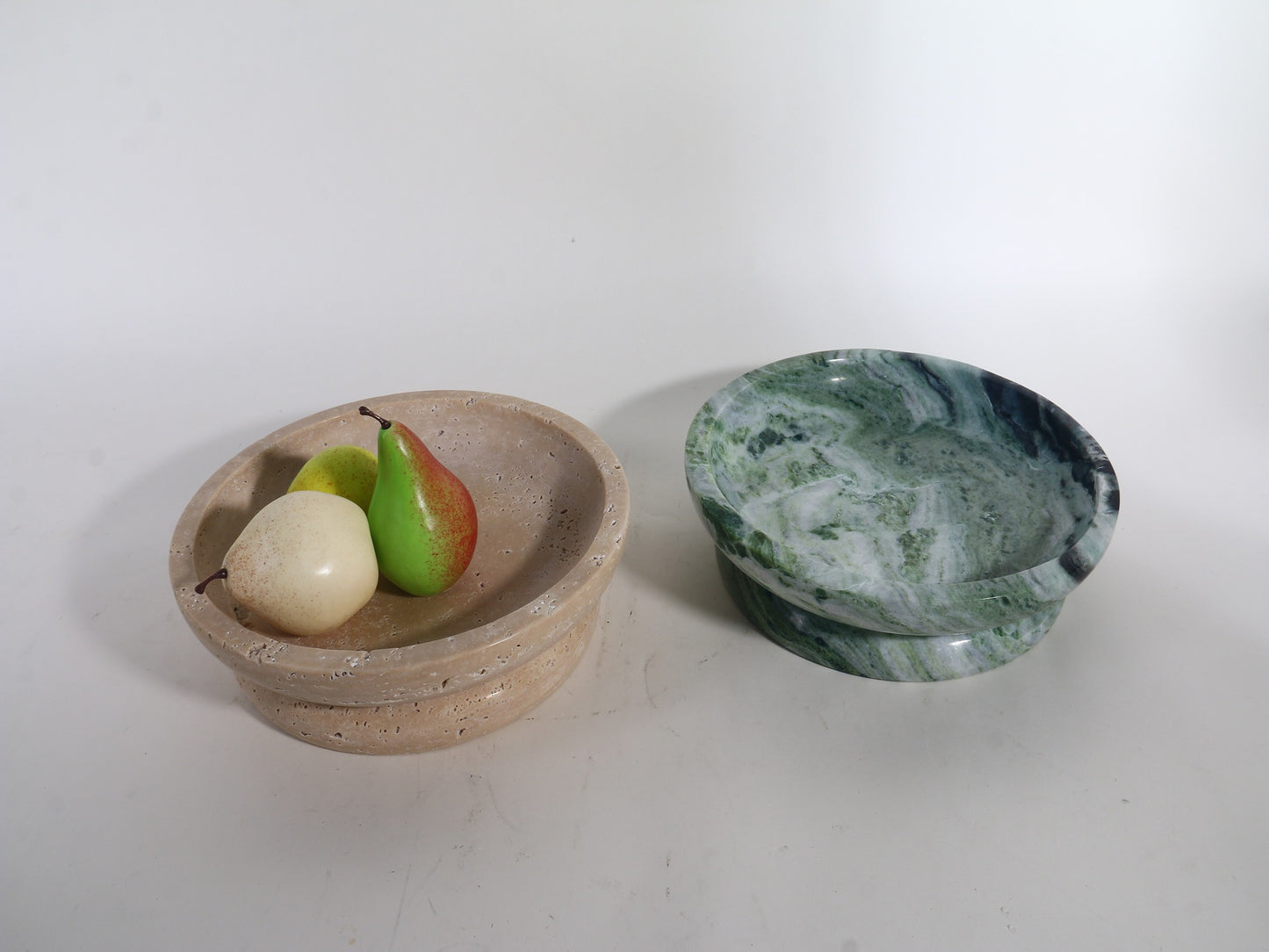 VINTAGE BEIGE ROUND TRAY