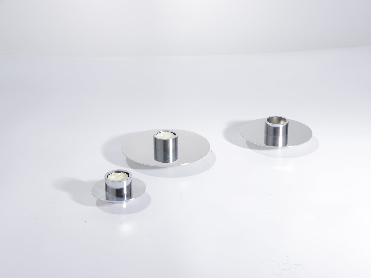 CIRCULAR CANDLE HOLDER