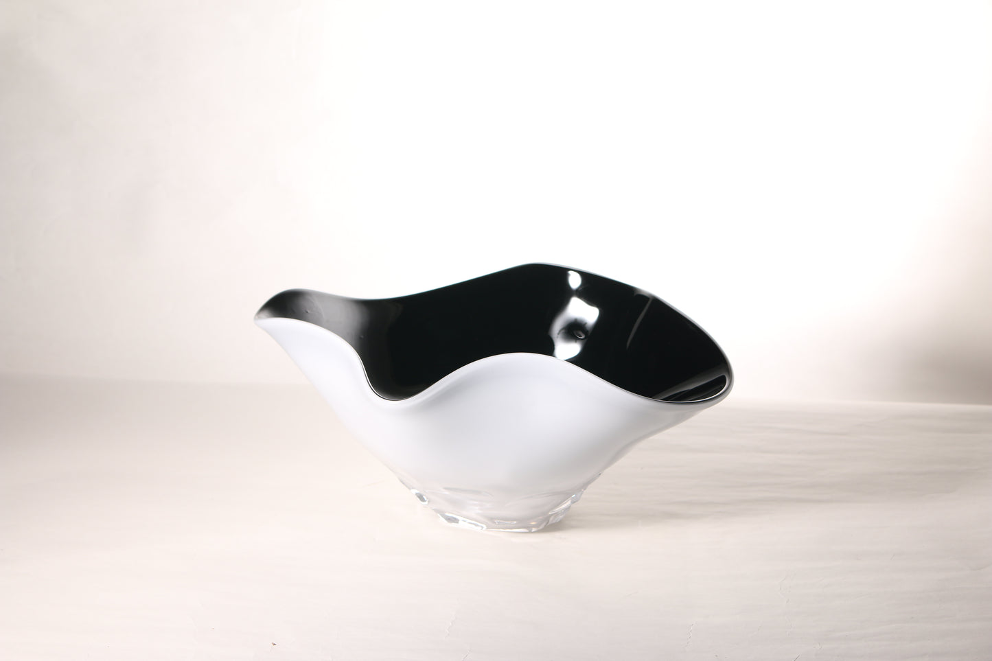 Black&White Glass Wavy Fruit Plate