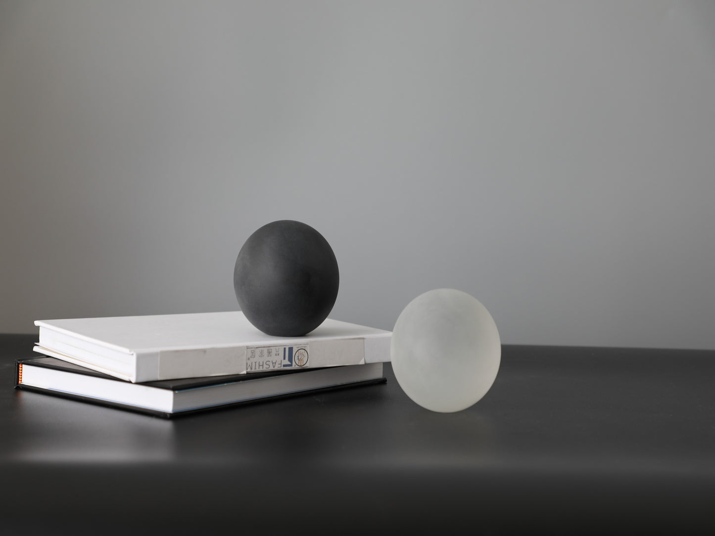OVAL TABLE DECOR