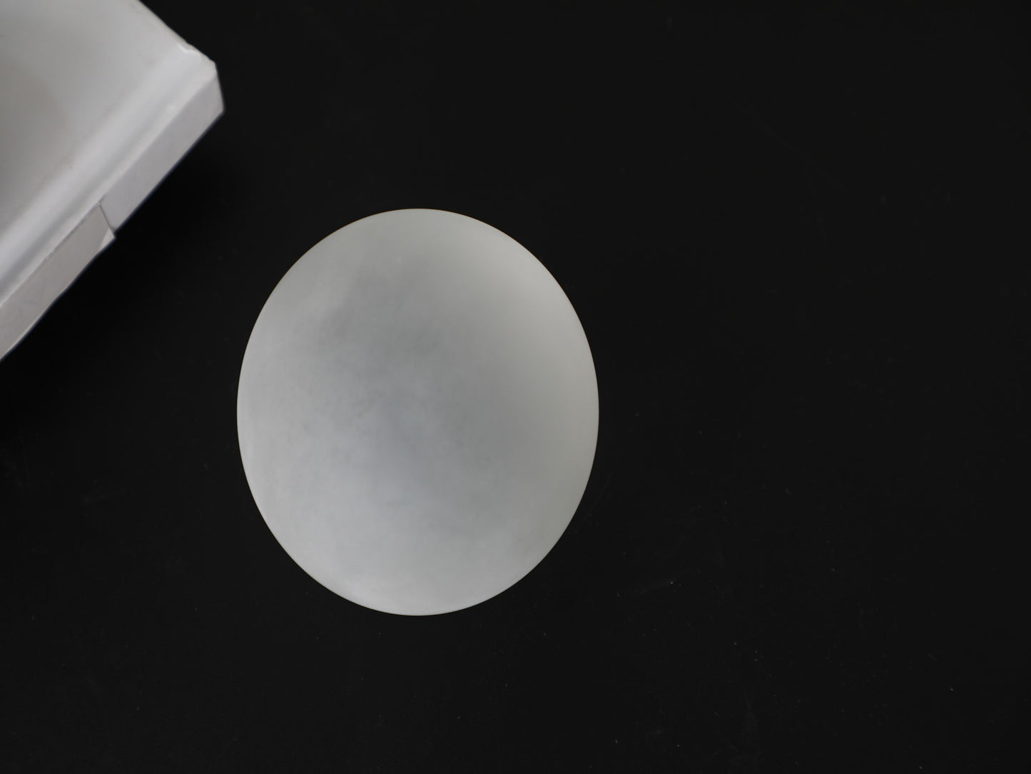 OVAL TABLE DECOR