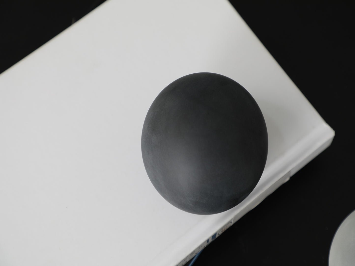 OVAL TABLE DECOR