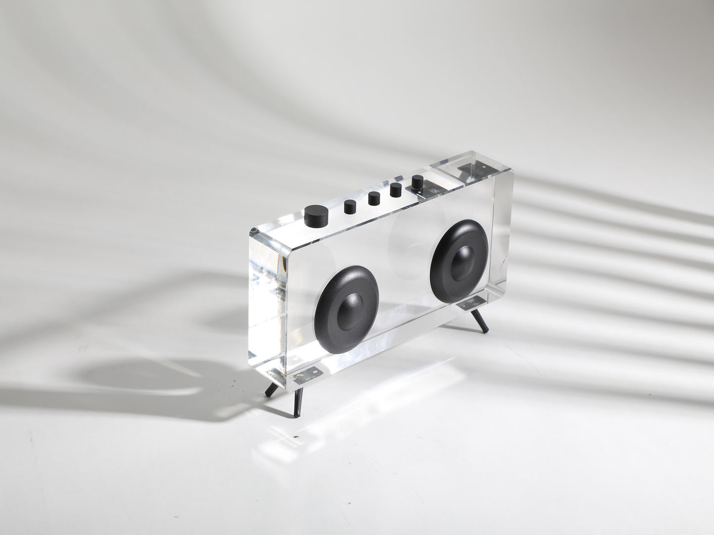TRANSPARENT CAMERA ORNAMENTS SCULPTURE