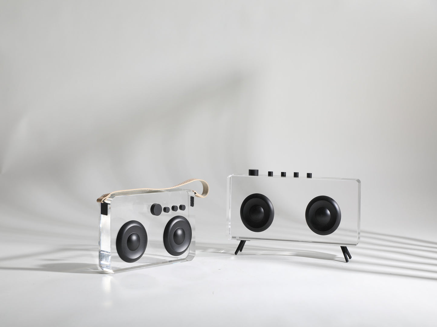 TRANSPARENT CAMERA ORNAMENTS SCULPTURE