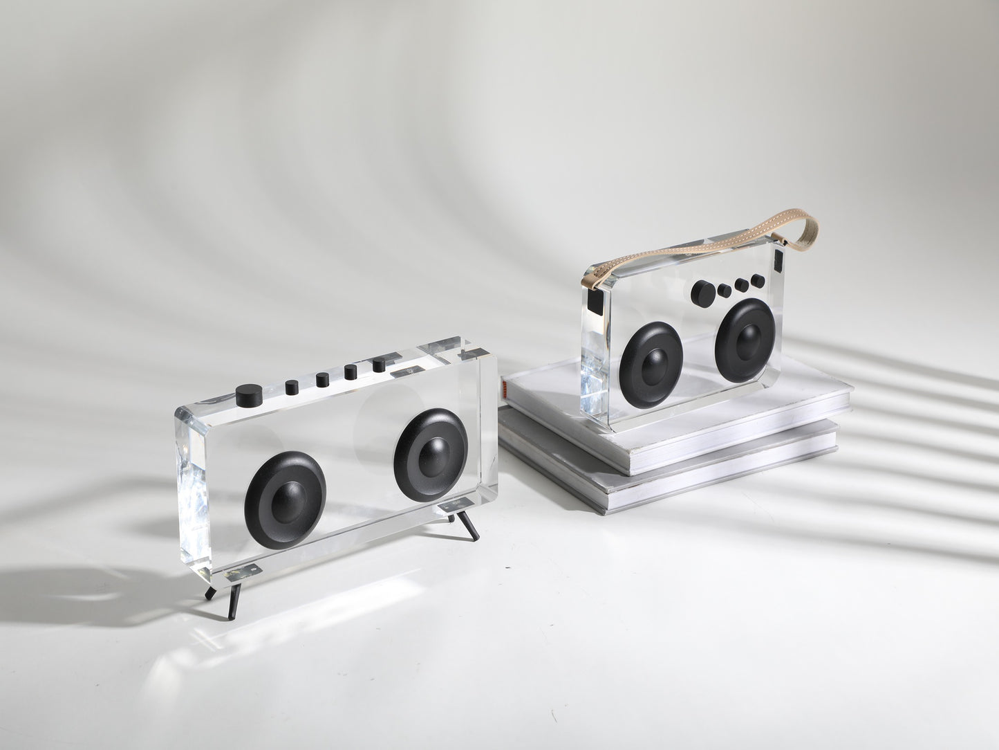 TRANSPARENT CAMERA ORNAMENTS SCULPTURE
