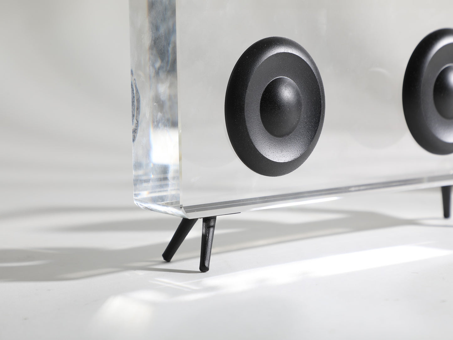 TRANSPARENT CAMERA ORNAMENTS SCULPTURE