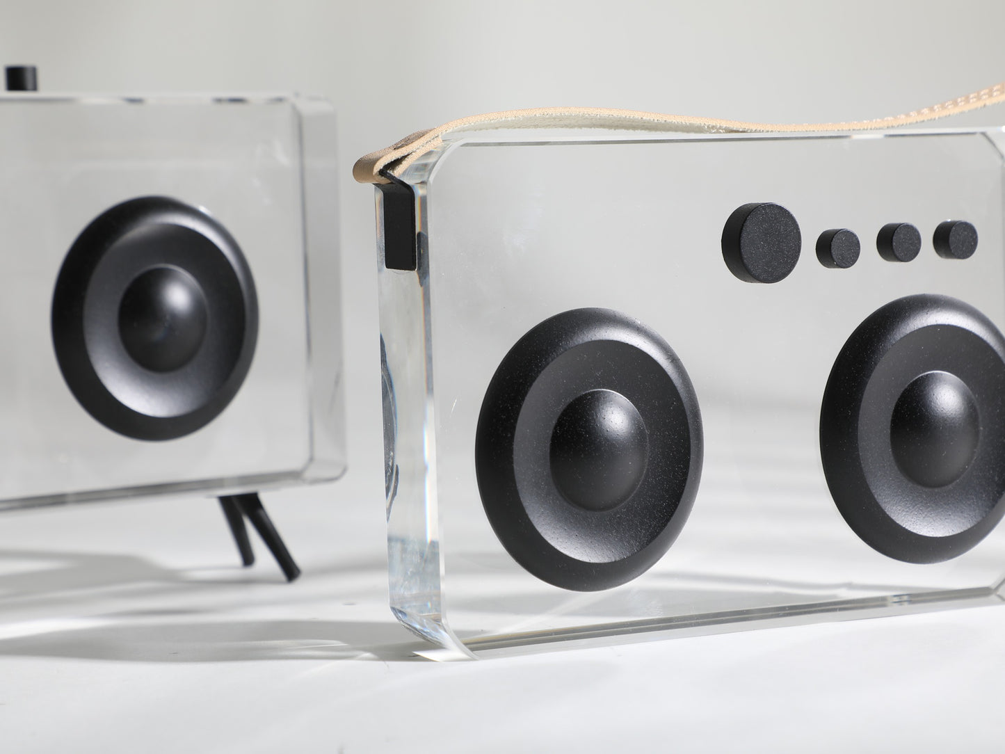 TRANSPARENT CAMERA ORNAMENTS SCULPTURE