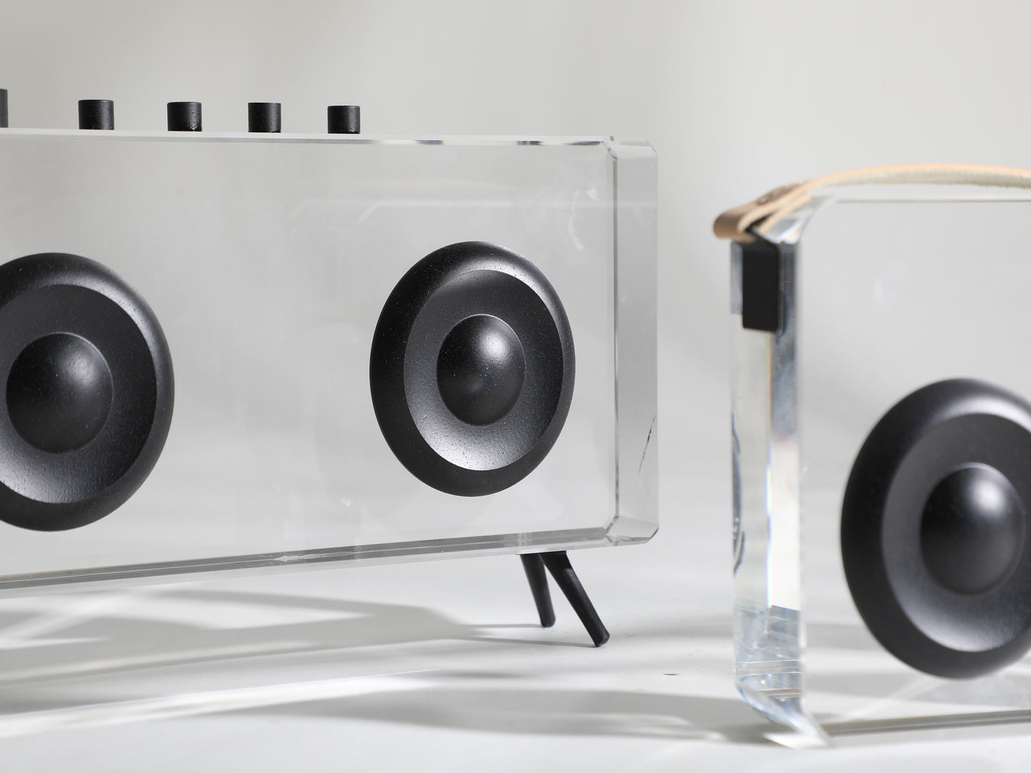 TRANSPARENT CAMERA ORNAMENTS SCULPTURE