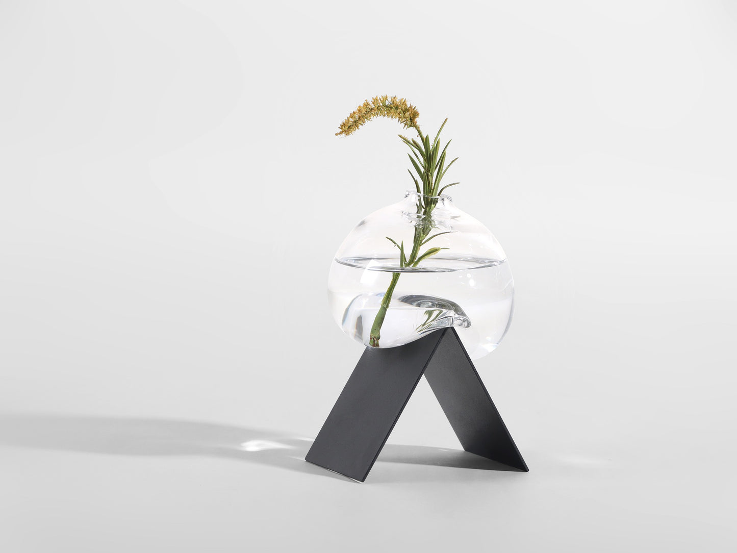IRREGULAR GLASS VASE WITH METAL STAND