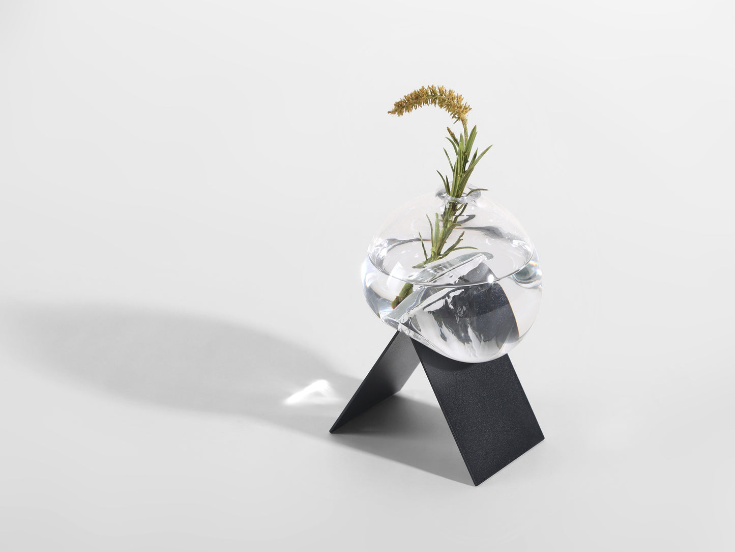 IRREGULAR GLASS VASE WITH METAL STAND