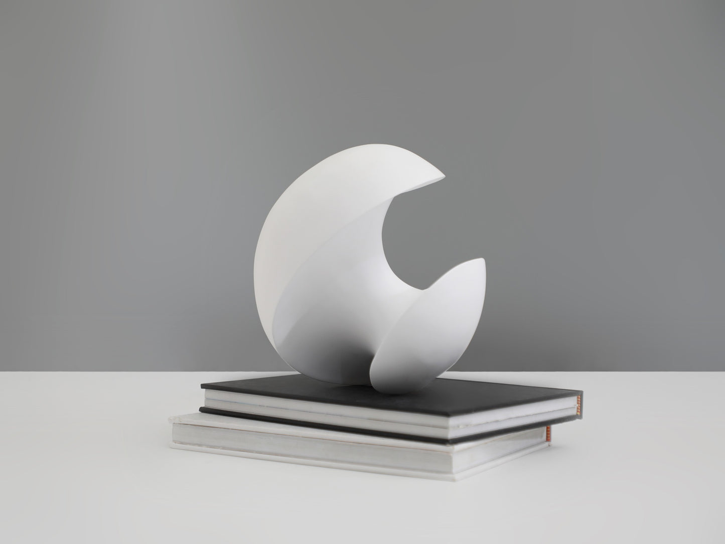 GEOMETRY RESIN SCULTPURE