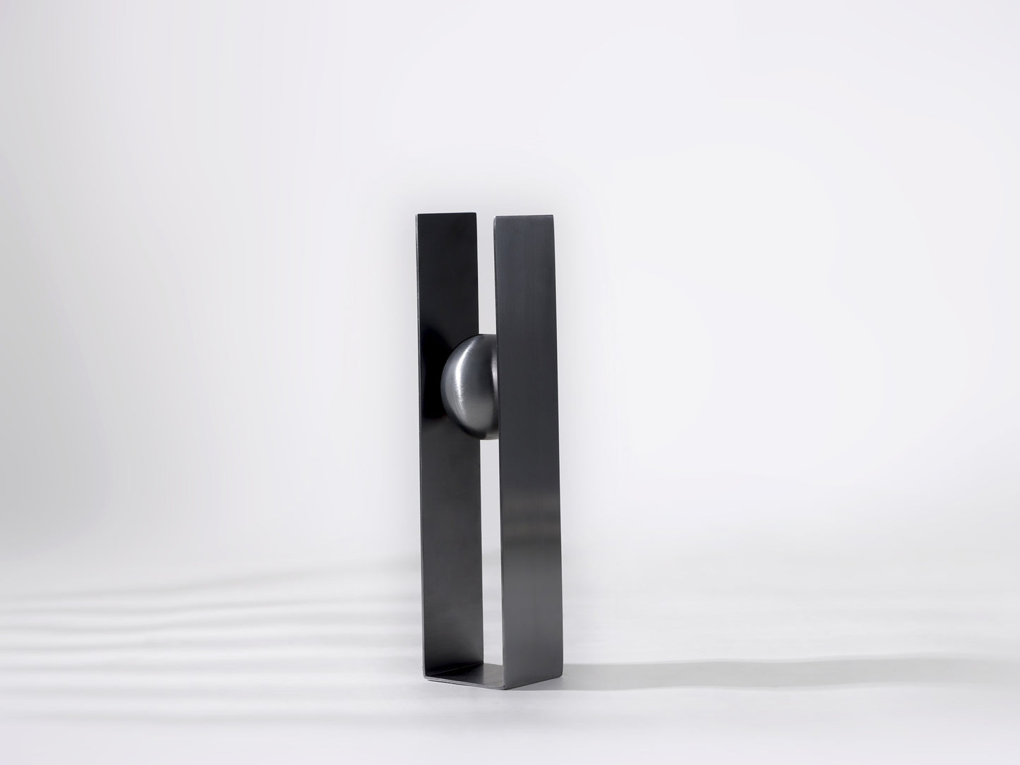 TIMELESS FLOWER VASE HOLDER in