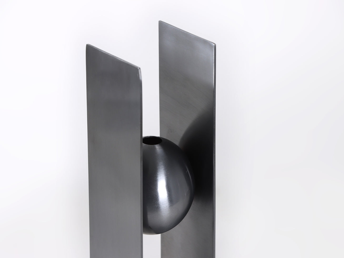 TIMELESS FLOWER VASE HOLDER in