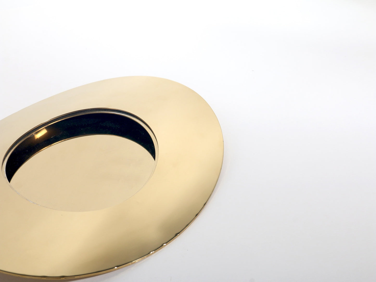 GOLD CURVED SCULPTURE