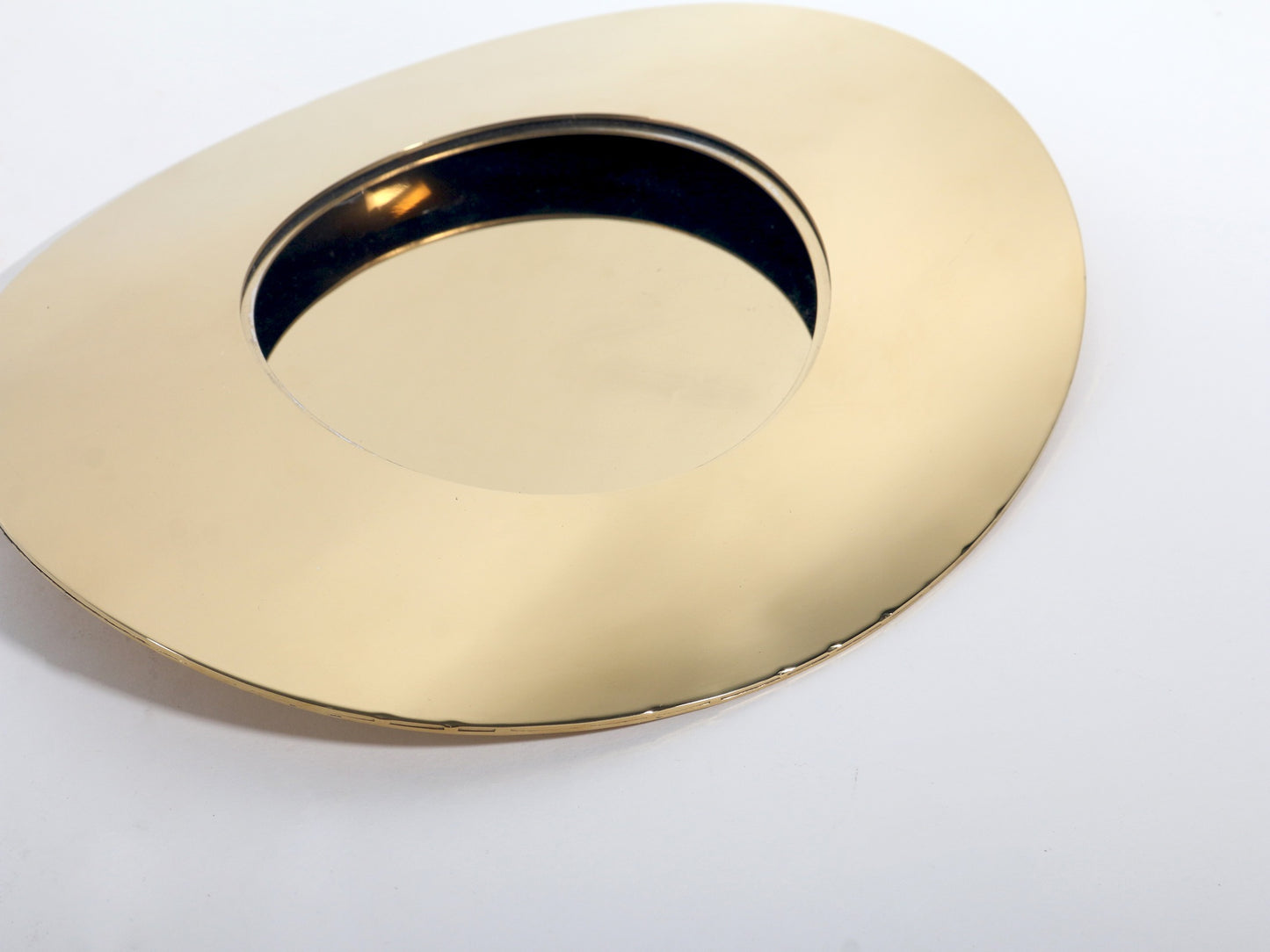 GOLD CURVED SCULPTURE