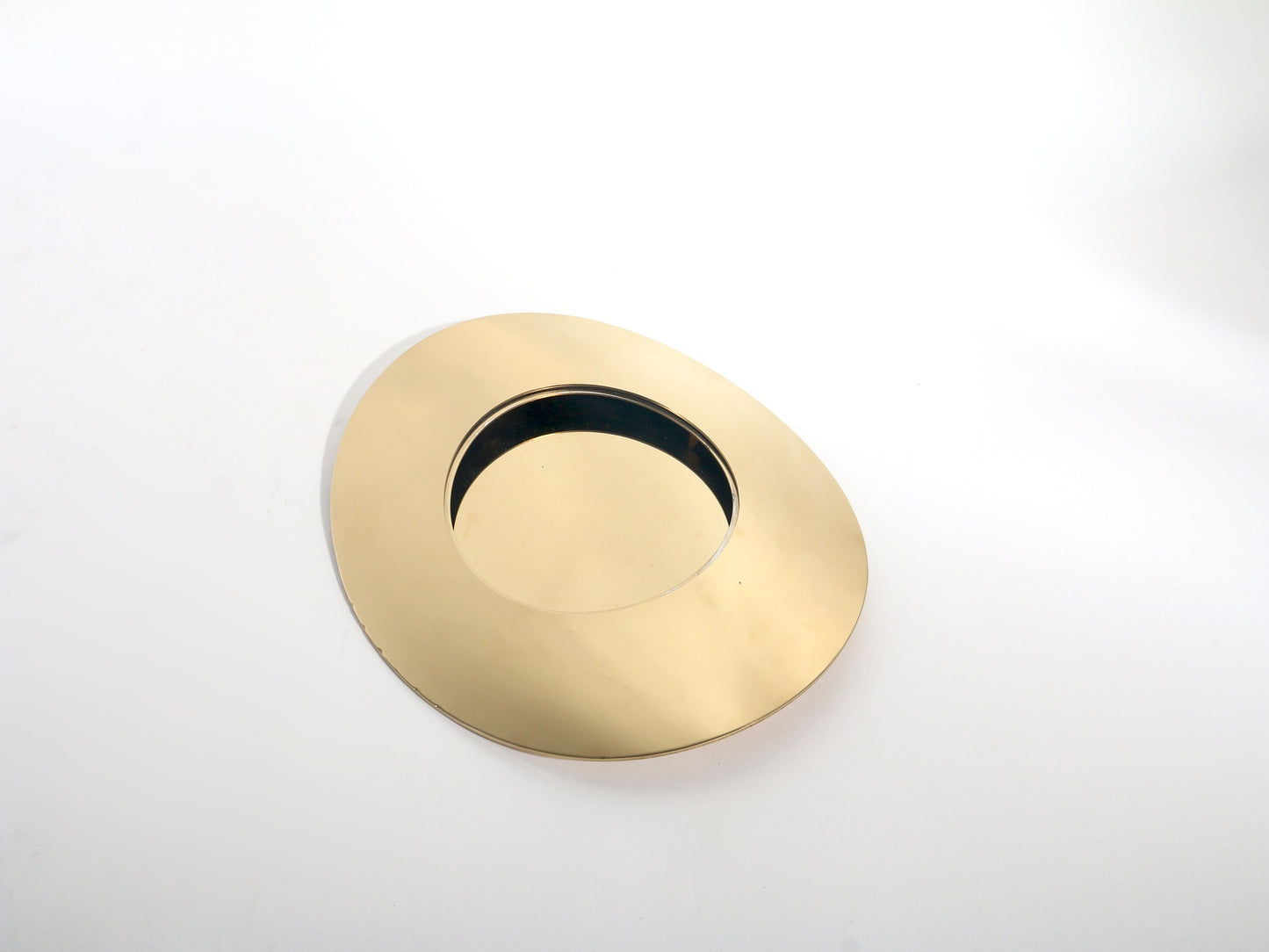 GOLD CURVED SCULPTURE