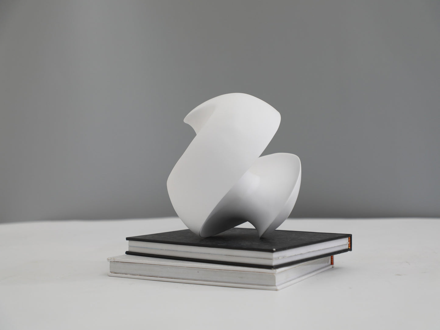 GEOMETRY RESIN SCULTPURE