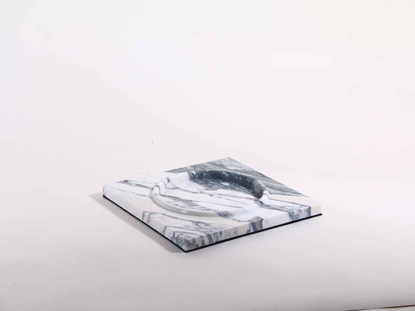 ARABESCATO TRAY